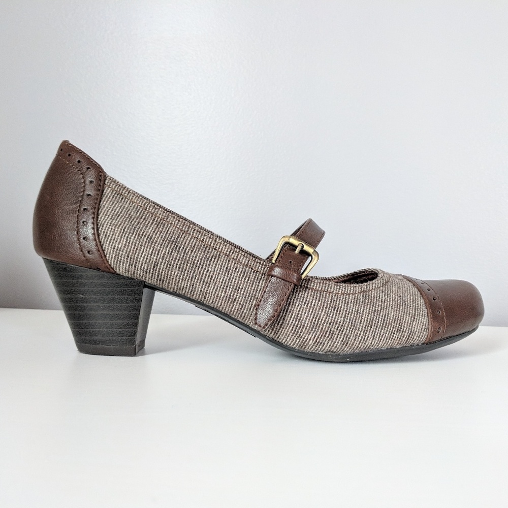 Comfortable brown 2" heels - brand new!